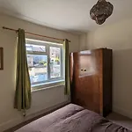 5br Townhouse Arnos Court W Parking Tatil Evi