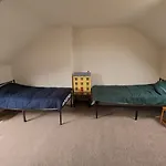 Holiday home 5br Townhouse Arnos Court W Parking *
