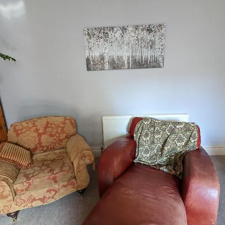 5 Bed Terraced Family + Parking Holiday home *