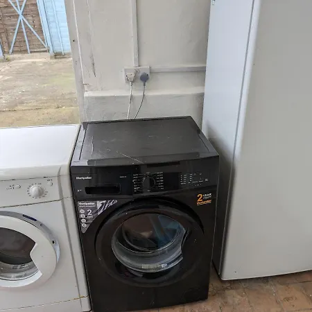 5br Townhouse Arnos Court W Parking Nyaraló *