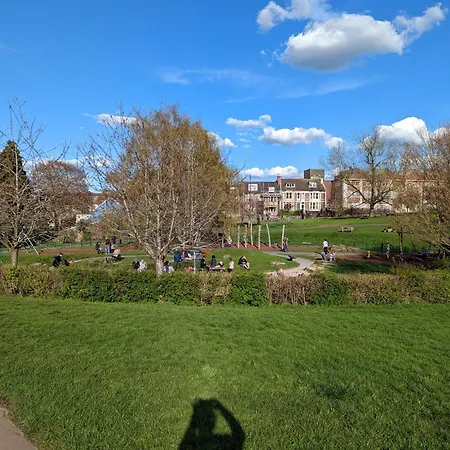 5br Townhouse Arnos Court W Parking * Bristol