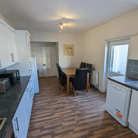 5br Townhouse Arnos Court W Parking Semesterbostad Bristol