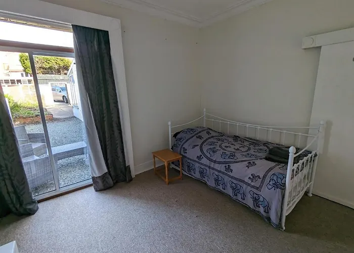 Ferienhaus 5br Townhouse Arnos Court W Parking